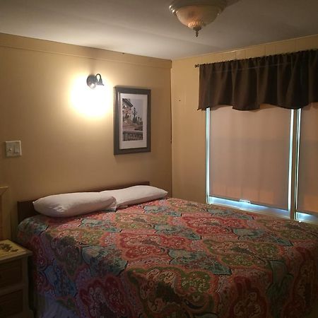 Northern Family Motel Потсдам Екстериор снимка