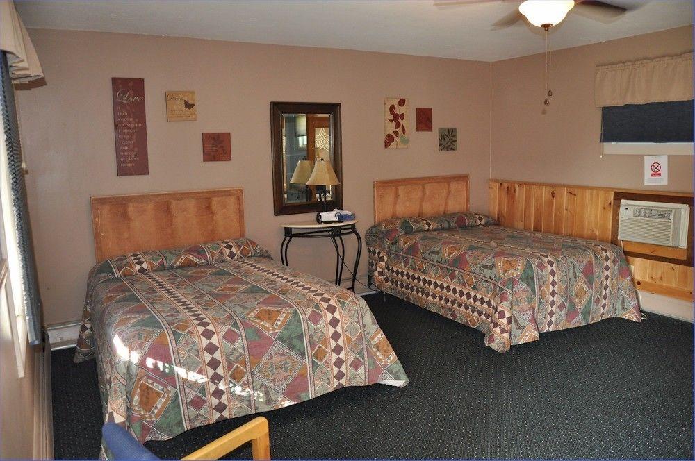Northern Family Motel Потсдам Екстериор снимка