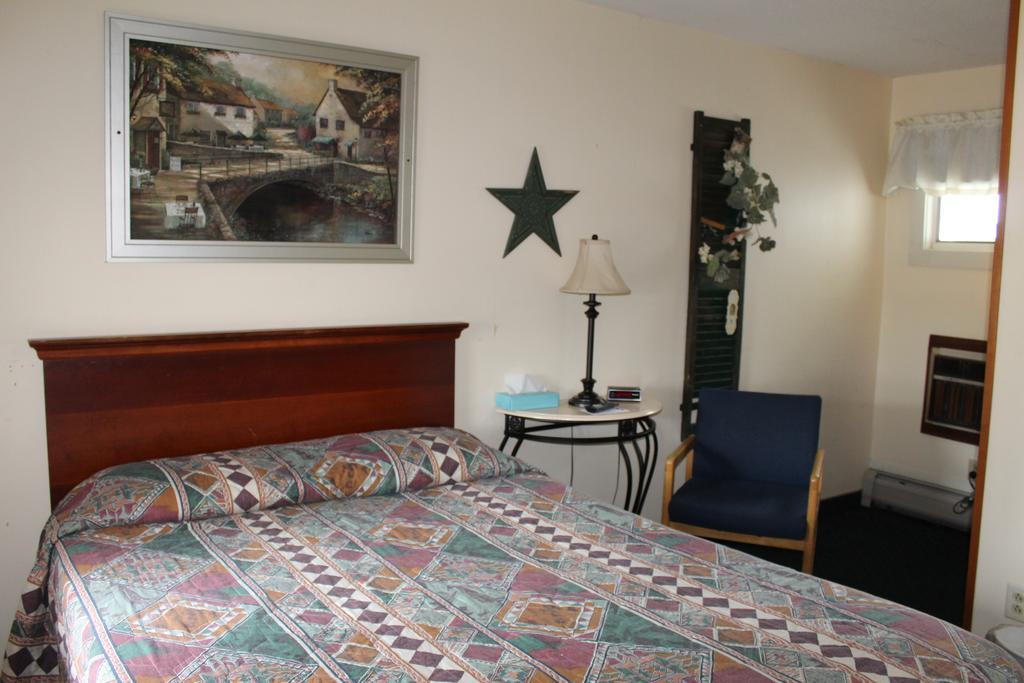 Northern Family Motel Потсдам Екстериор снимка