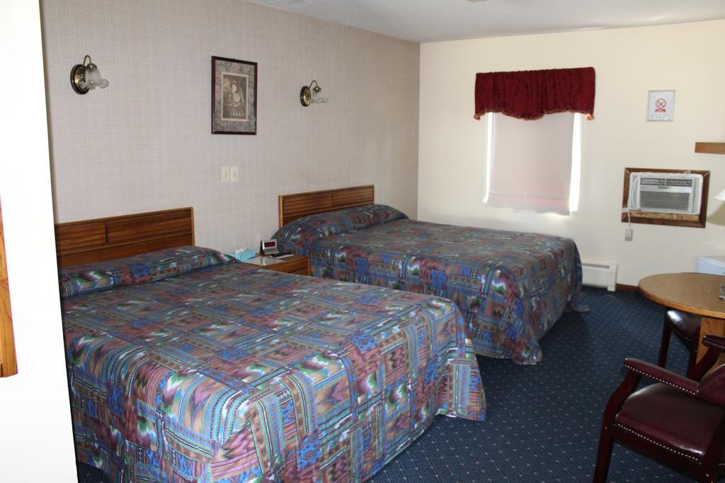 Northern Family Motel Потсдам Екстериор снимка