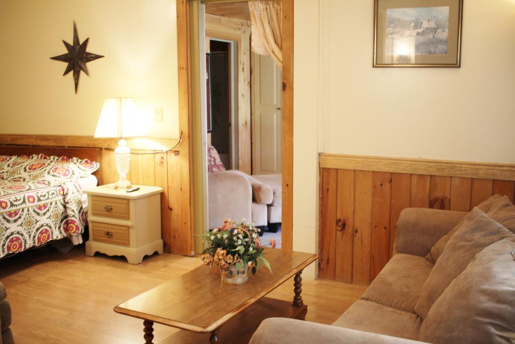 Northern Family Motel Потсдам Екстериор снимка