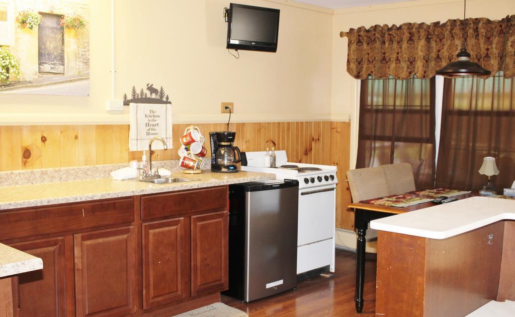 Northern Family Motel Потсдам Екстериор снимка